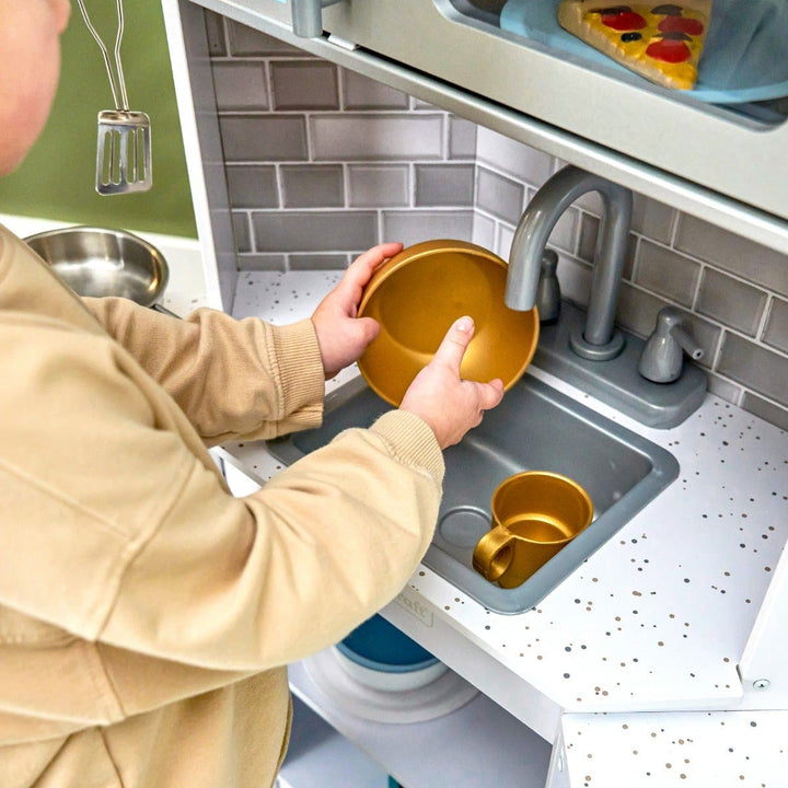 SwingsetPlus Ultimate Corner Play Kitchen - White