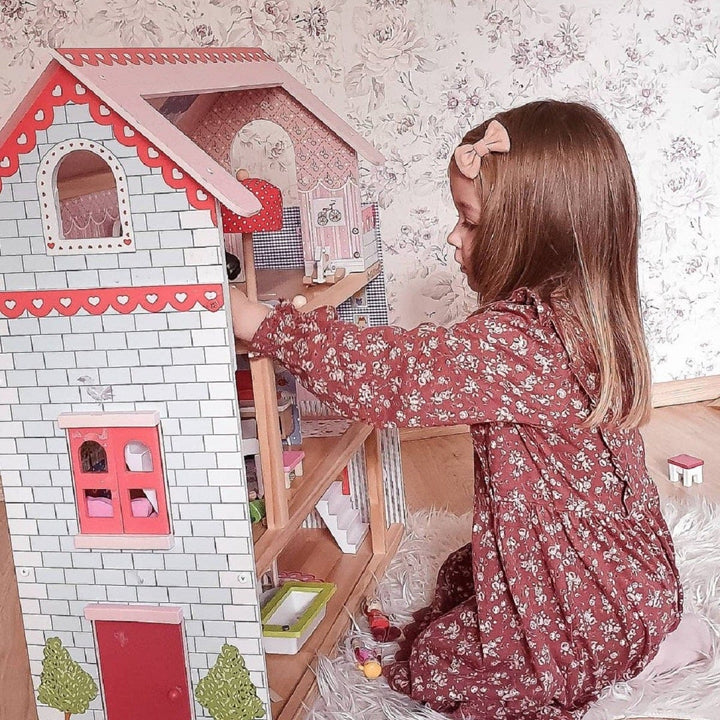 SwingsetPlus Chelsea Doll Cottage